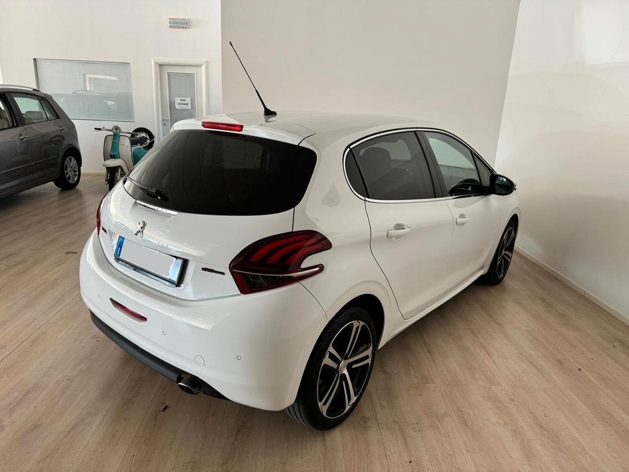 Peugeot 208 PureTech Turbo 110 S&S 5 porte GT Line