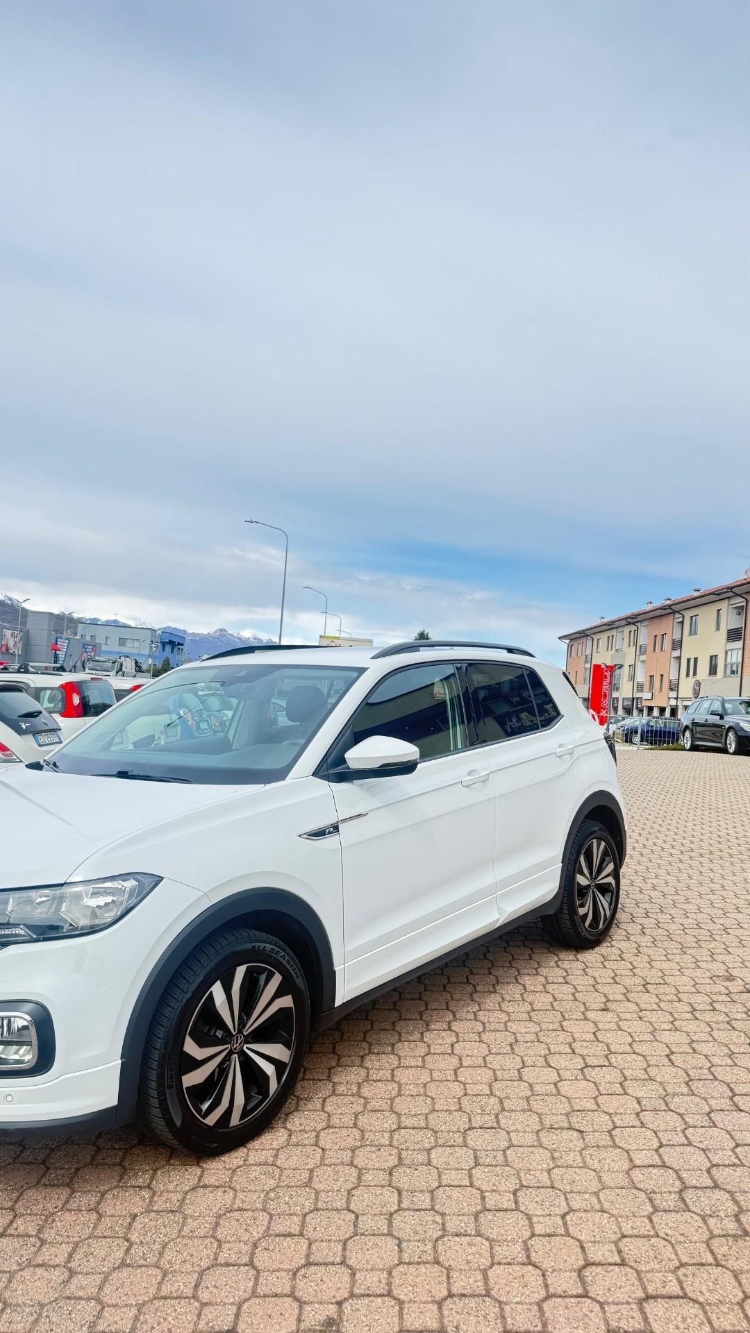 VOLKSWAGEN T-CROSS R-LINE 2023