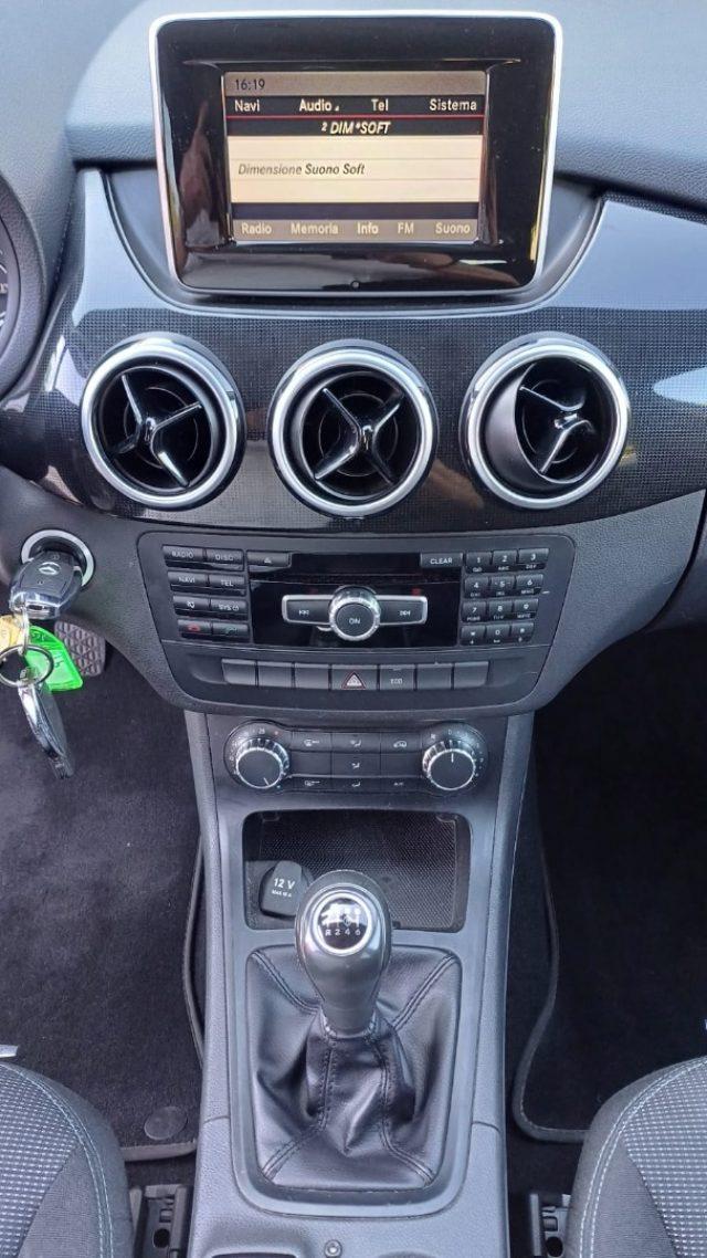 MERCEDES-BENZ B 200 NGD PREMIUM