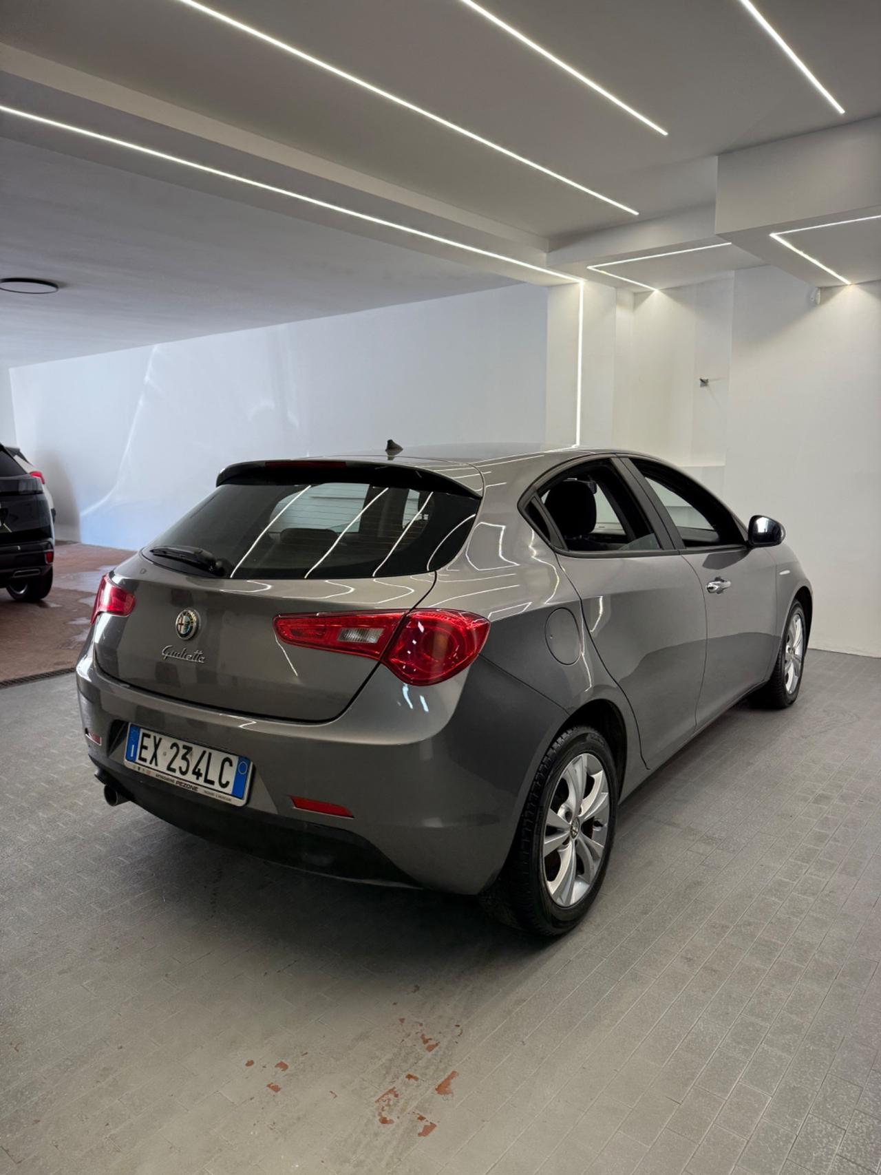 Alfa Romeo Giulietta 1.6 JTDm-2 105 CV Distinctive