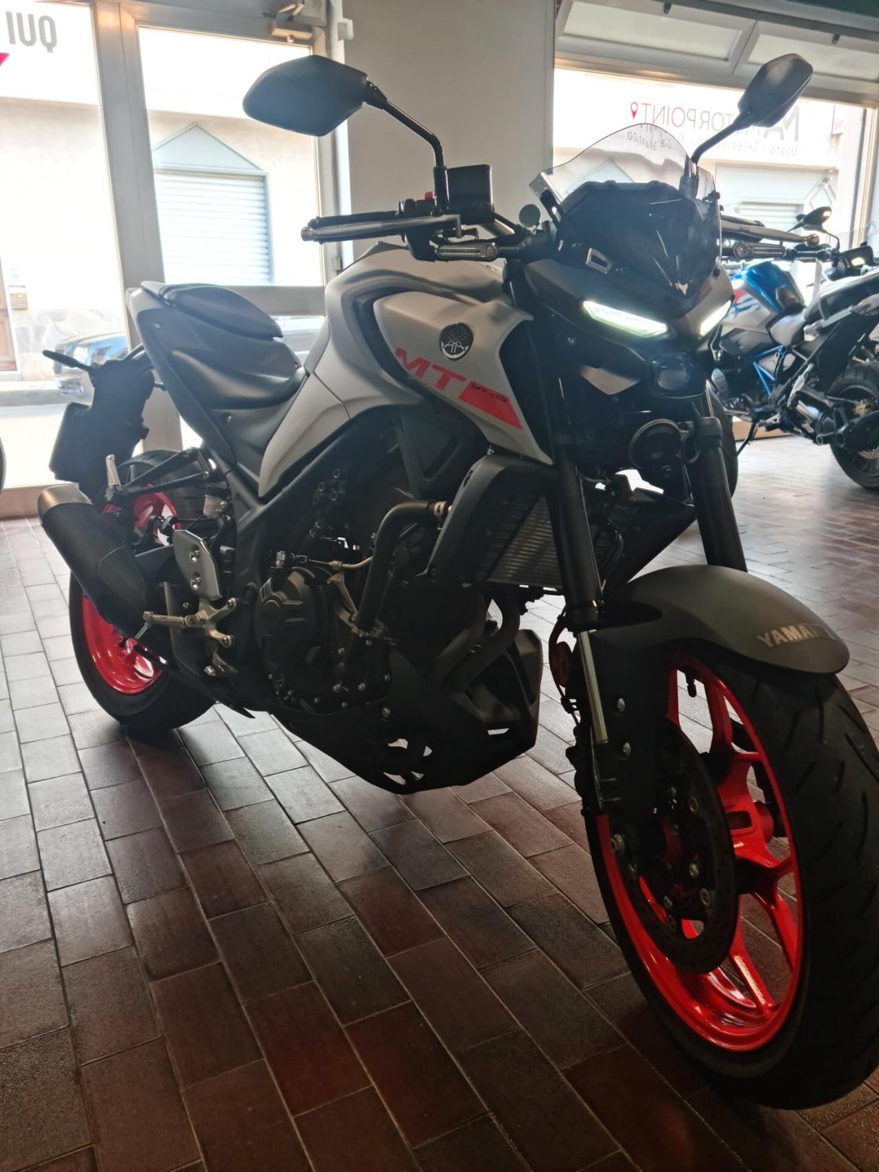 MT 03 SOLO M5300 KM