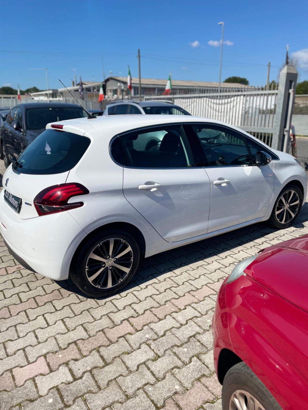 Peugeot 208 PureTech 82 5 porte Allure