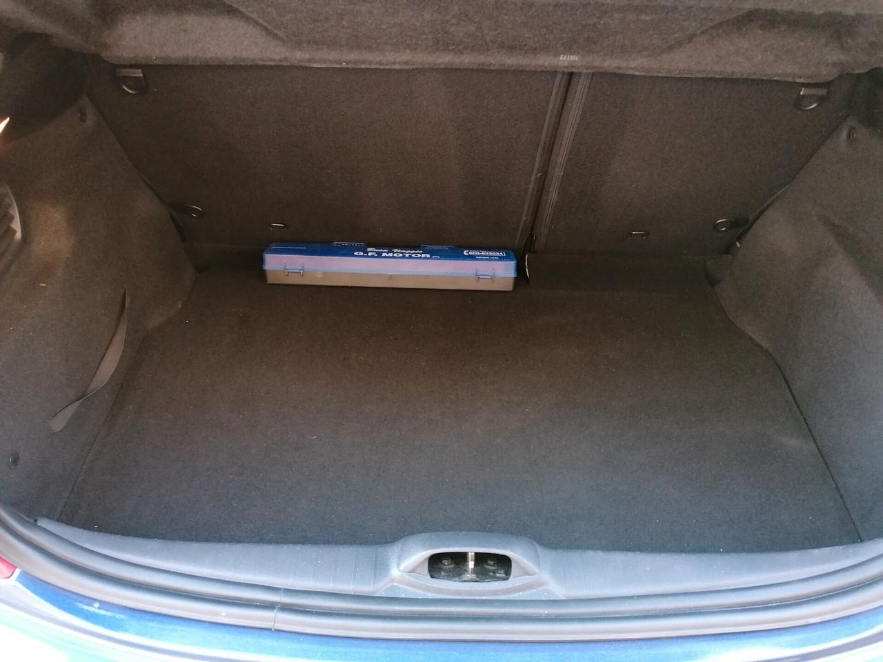 Peugeot 208 1.4 HDi 68 CV 5 porte Allure