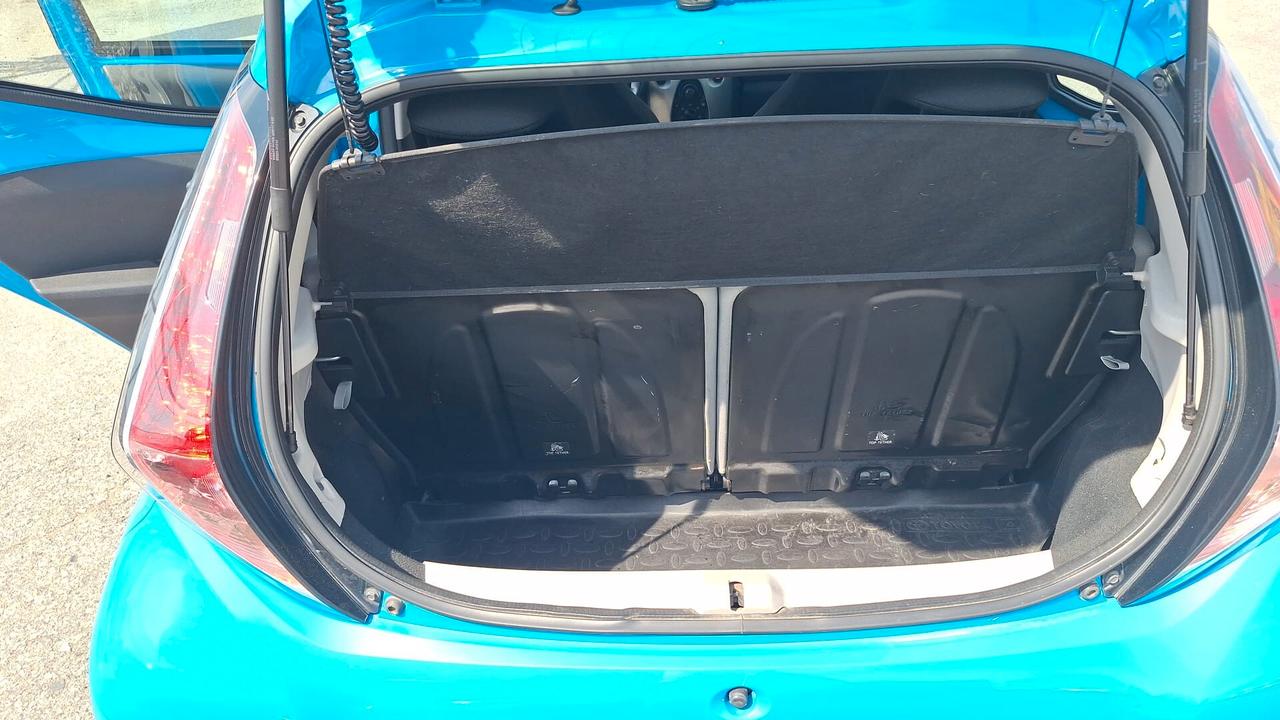 Toyota Aygo 1.0 VVT-i 69 CV 5 porte x-cool TSS