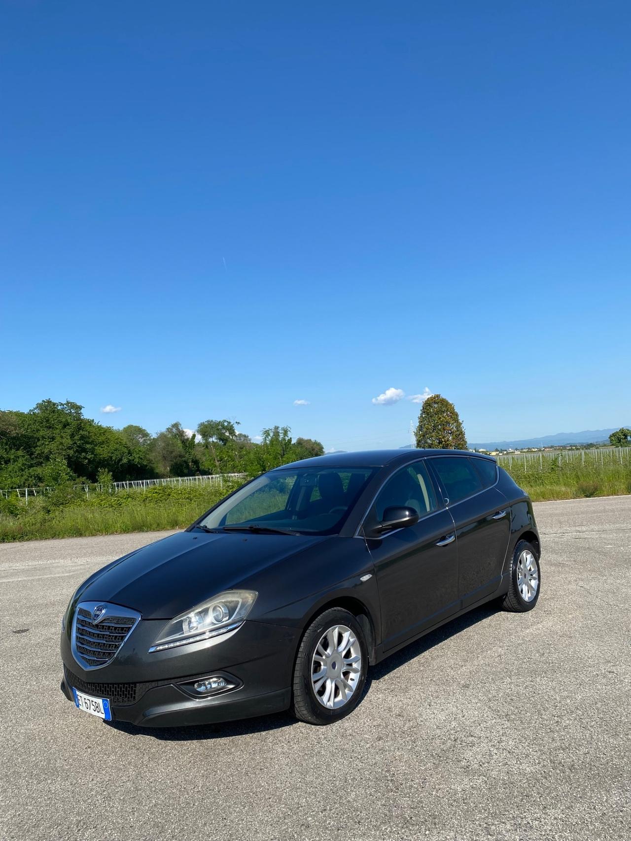 Lancia Delta 1.6 MJT DPF Silver