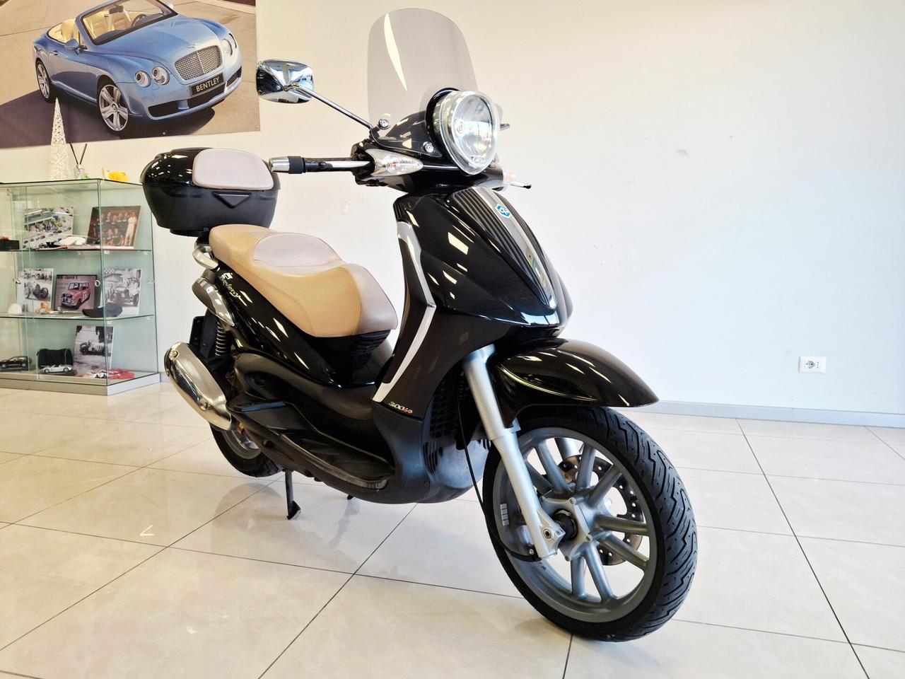 Piaggio Beverly 300 i.e. Tourer