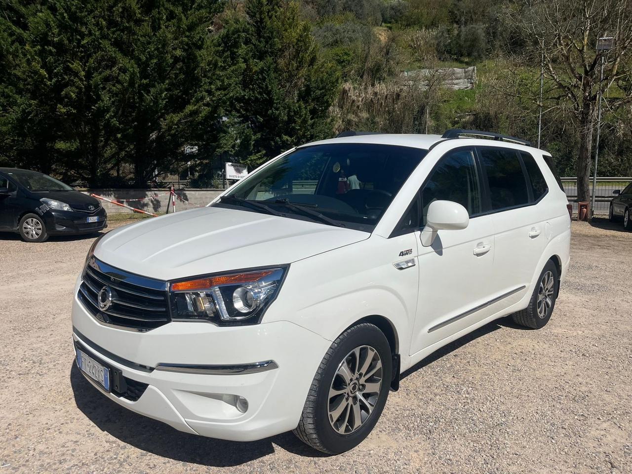 Ssangyong Rodius 2.2 Diesel - 4x4 - 7 Posti