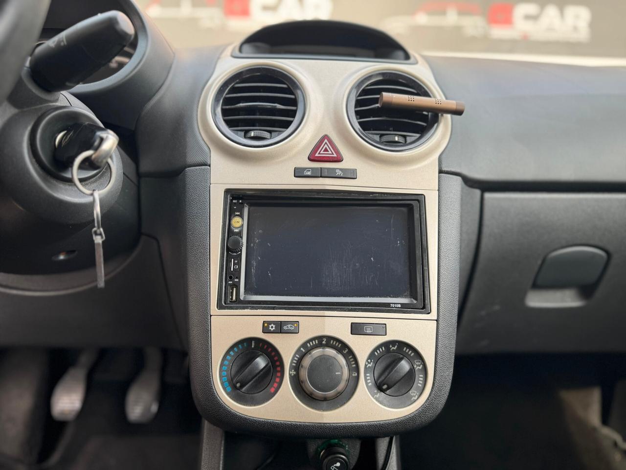 Opel Corsa Opel Corsa 1.2 Gpl