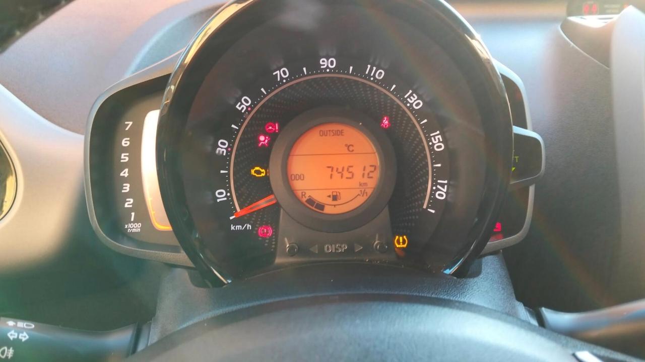 Toyota Aygo 1.0 VVT-i 69 CV 5 porte x-business MMT