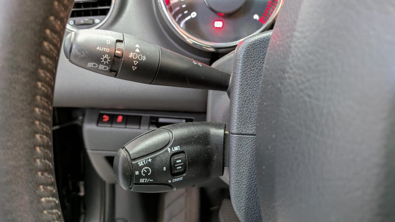 Peugeot 5008 1.6 HDi 115CV Business