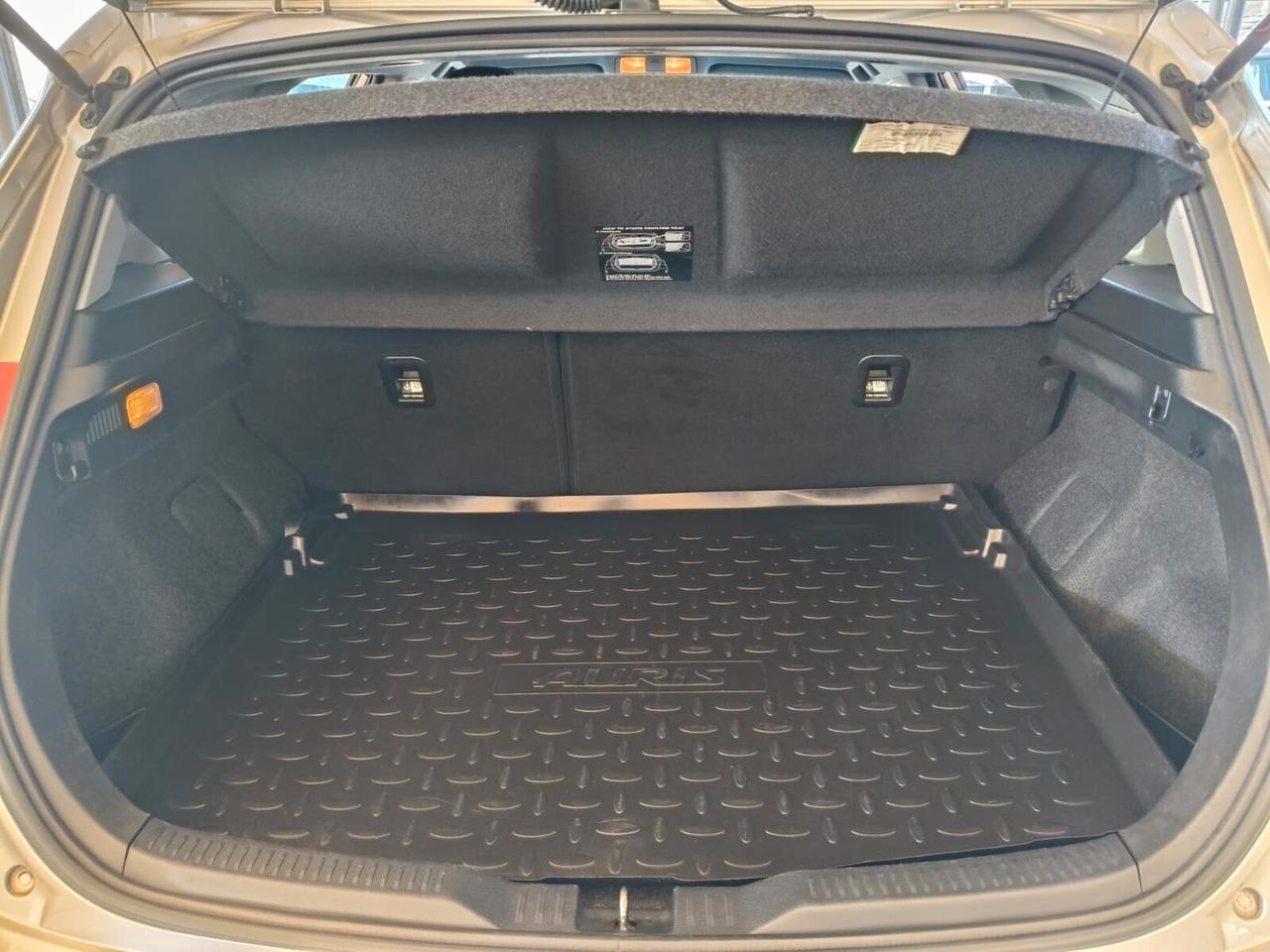 Toyota Auris 1.4 D-4D Lounge