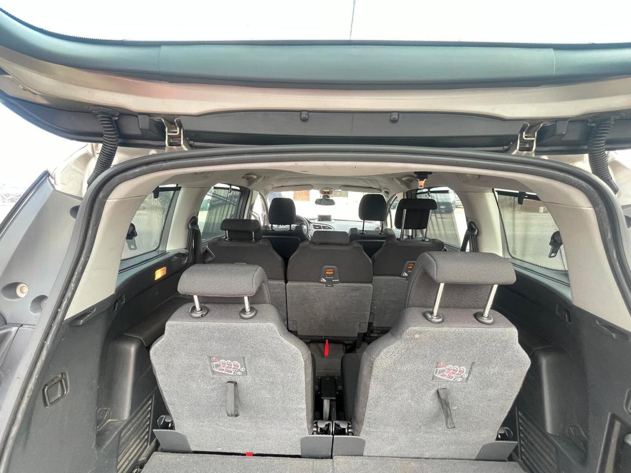 Peugeot 5008 1.6 e-HDi 112CV Stop&Start cambio robotizzato Family