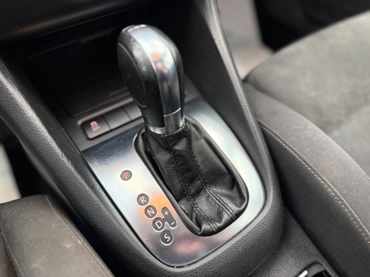 Volkswagen Golf 6 5p 1.6 tdi Highline automatica ok neopatentati