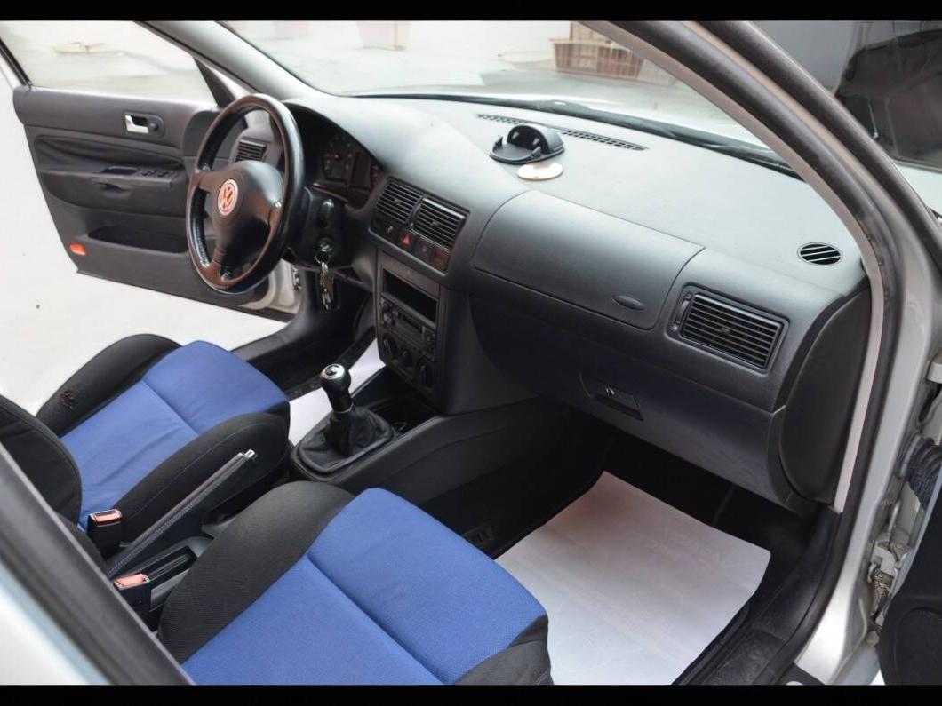 Volkswagen Golf Golf IV del 2000- 1.6 25 years 5p