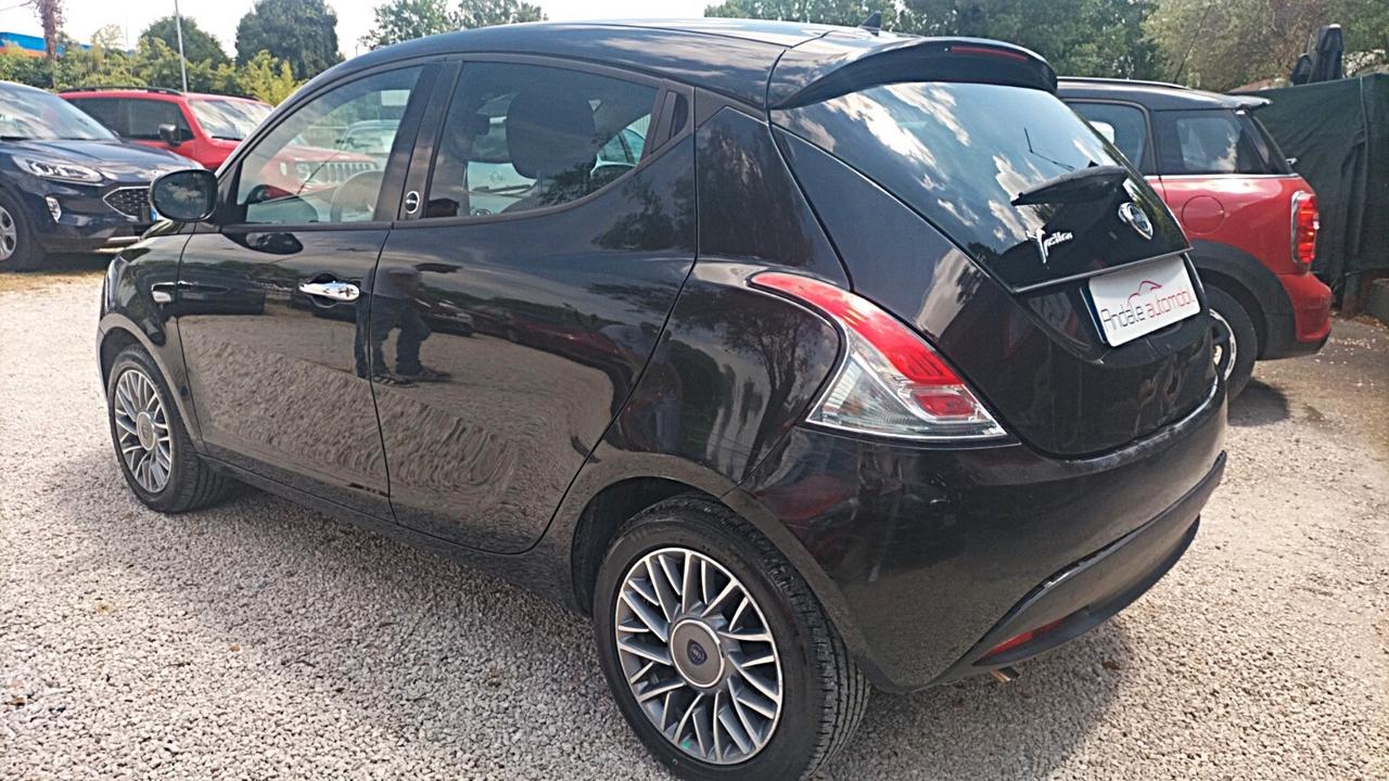 Lancia Ypsilon 1.2 69 CV 5 porte GPL Gold **PREZZO OUTLET**