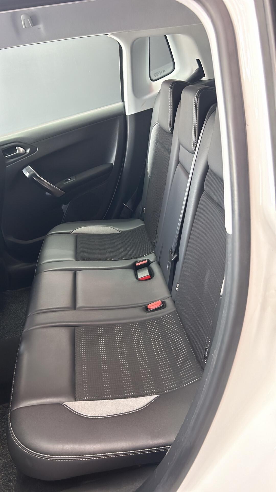 Peugeot 2008 1.6 HDi 92cv EAT6 Allure 2015