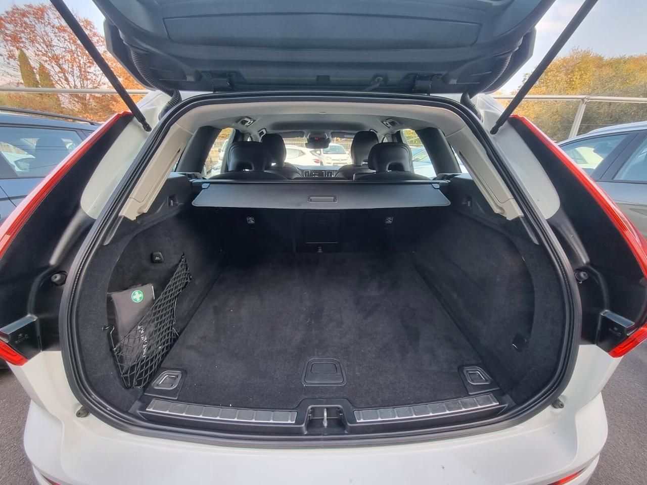 Volvo XC 60 XC60 B4 (d) AWD Geartronic Momentum