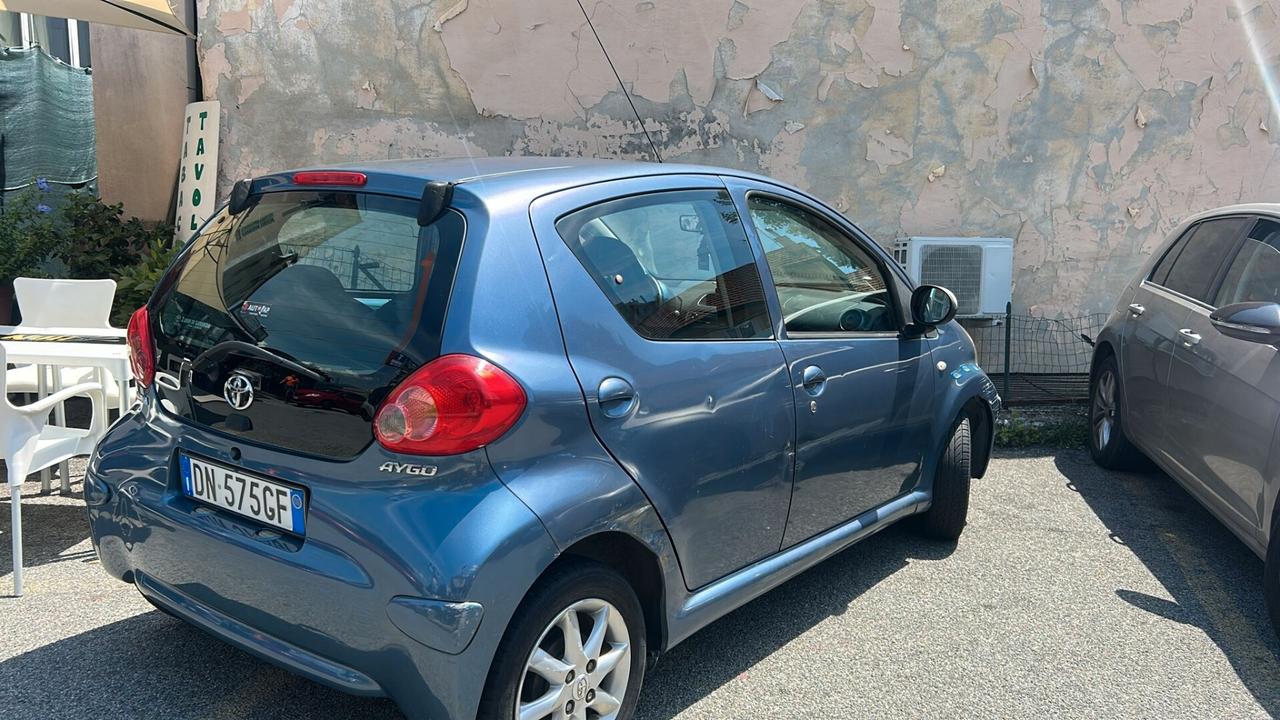 Toyota Aygo 1.0 12V VVT-i 5 porte Sound