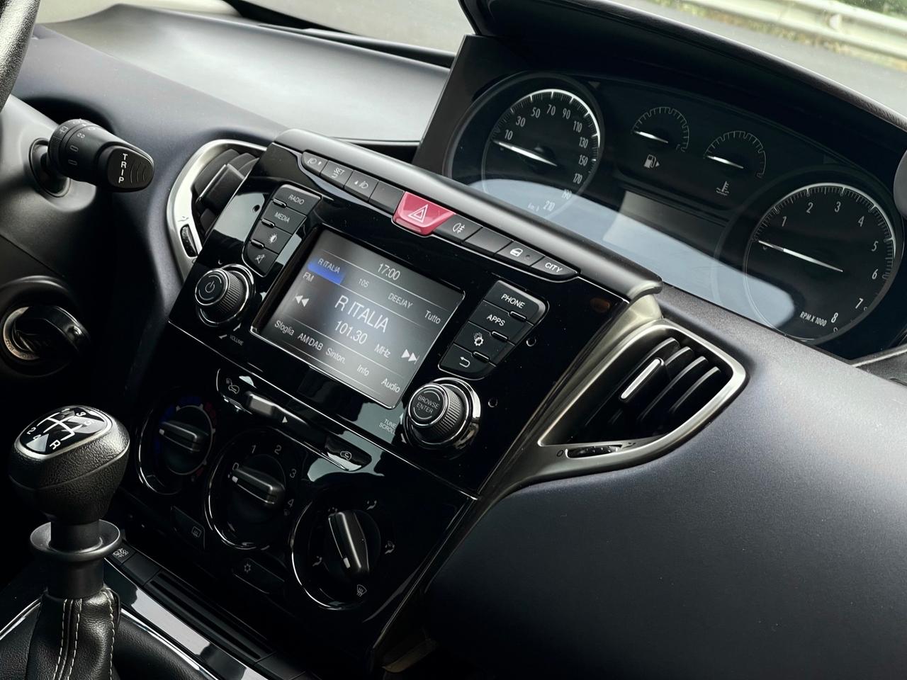 Lancia Ypsilon 1.2 69 CV 5 porte Mya