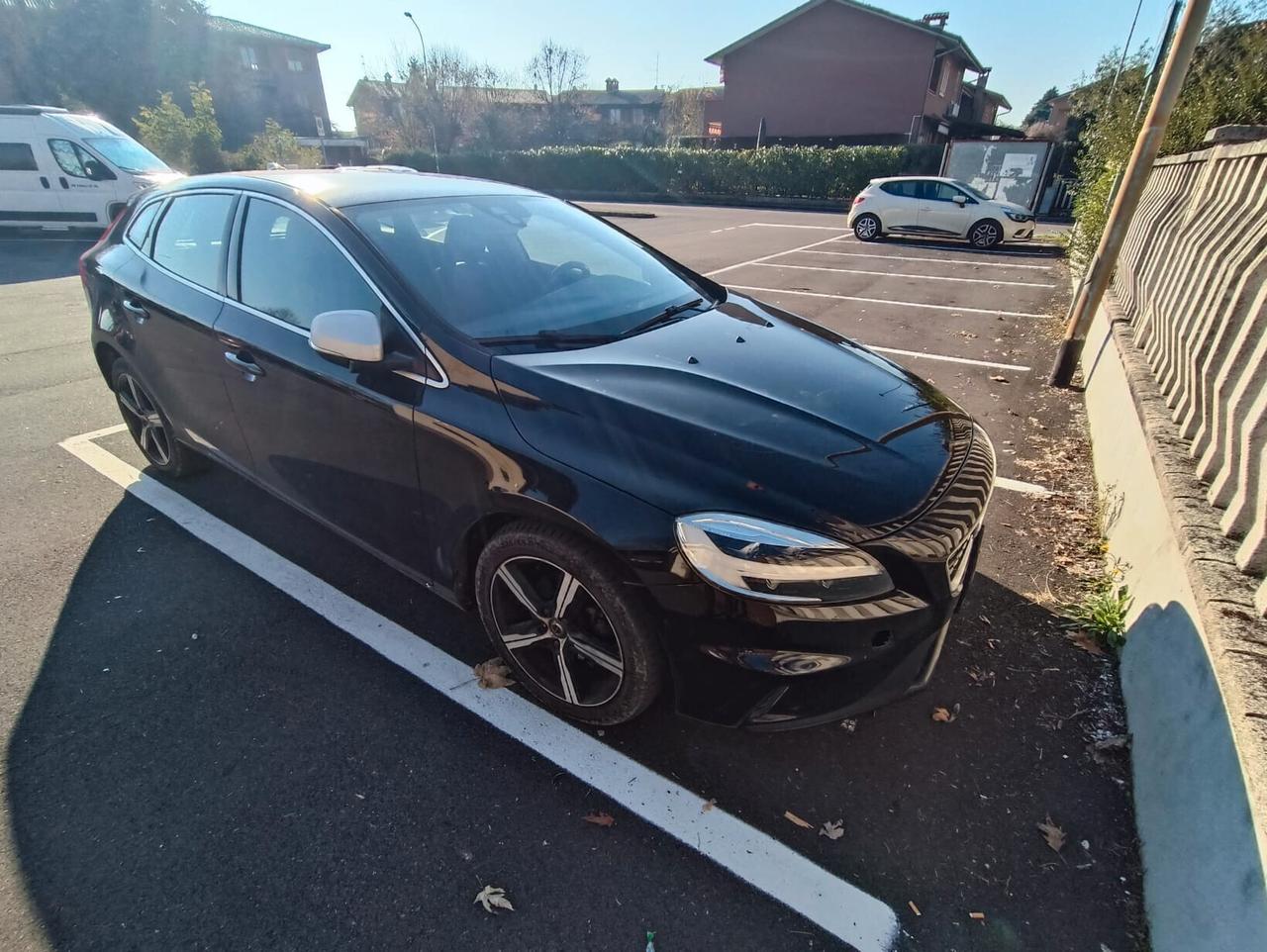 Volvo V40 D3 R-design