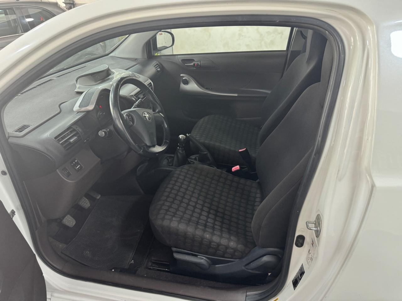 Toyota iQ 1.0 Sol