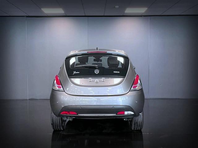 LANCIA Ypsilon 1.0 FireFly 5 porte S&S Hybrid Ecochic Silver