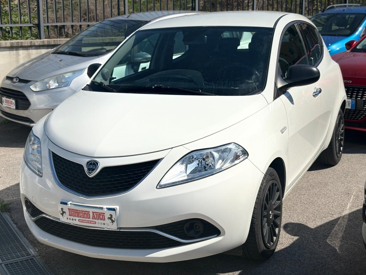 Lancia Ypsilon 1.2 69 CV 5P Gold UCONNECT Blue&Me