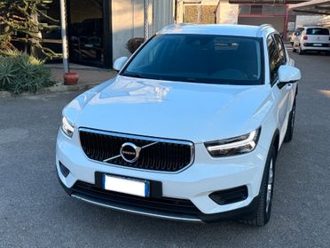 Volvo XC40 D3 AWD Geartronic Momentum