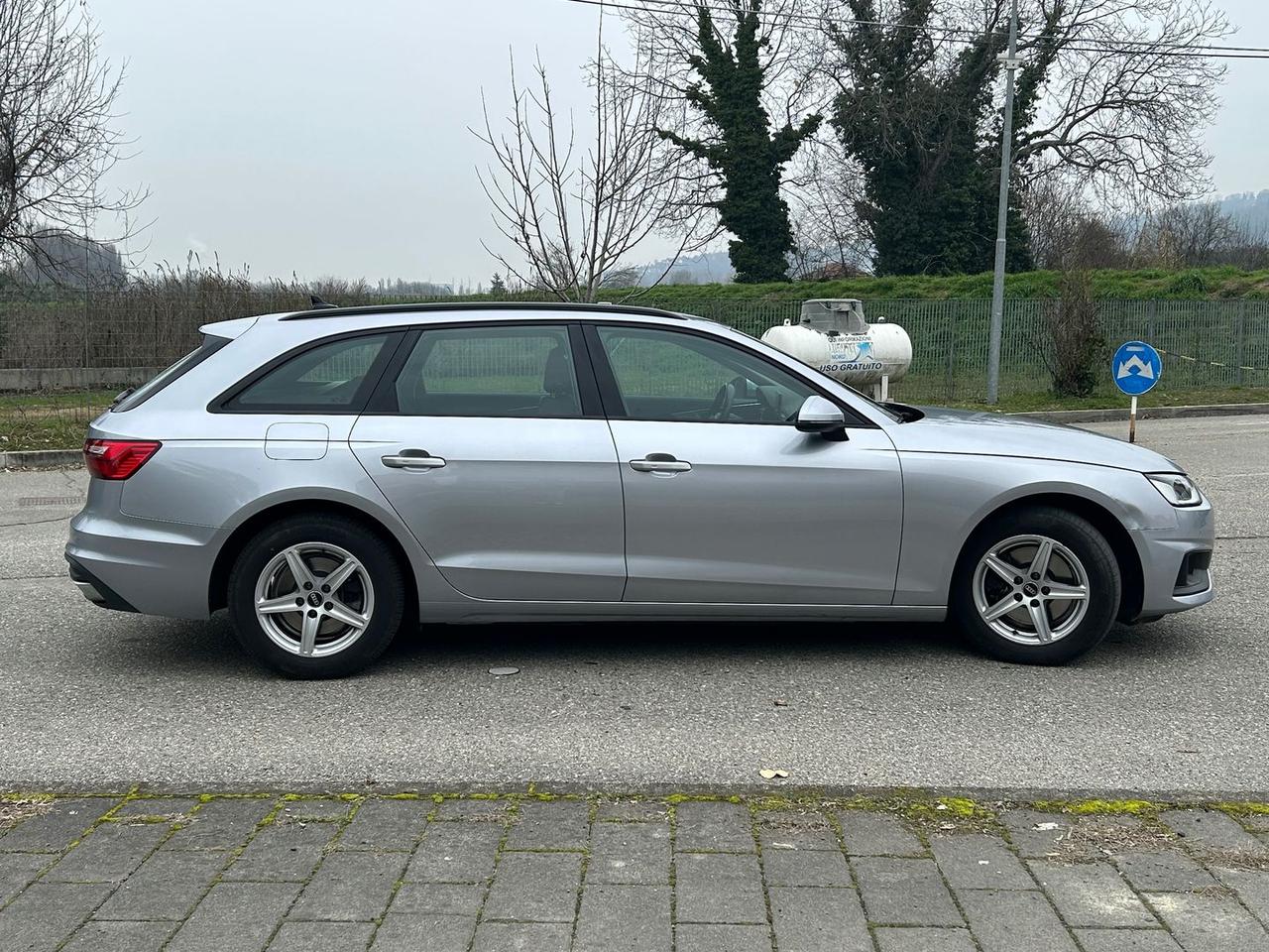 Audi A4 Business 2.0 30 TDI MHEV #9673