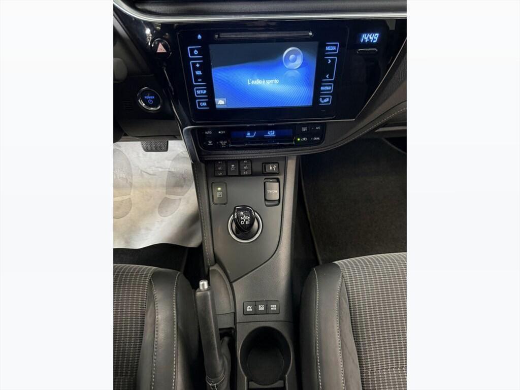 Toyota Auris Touring Sports 1.8 Hybrid Lounge CVT