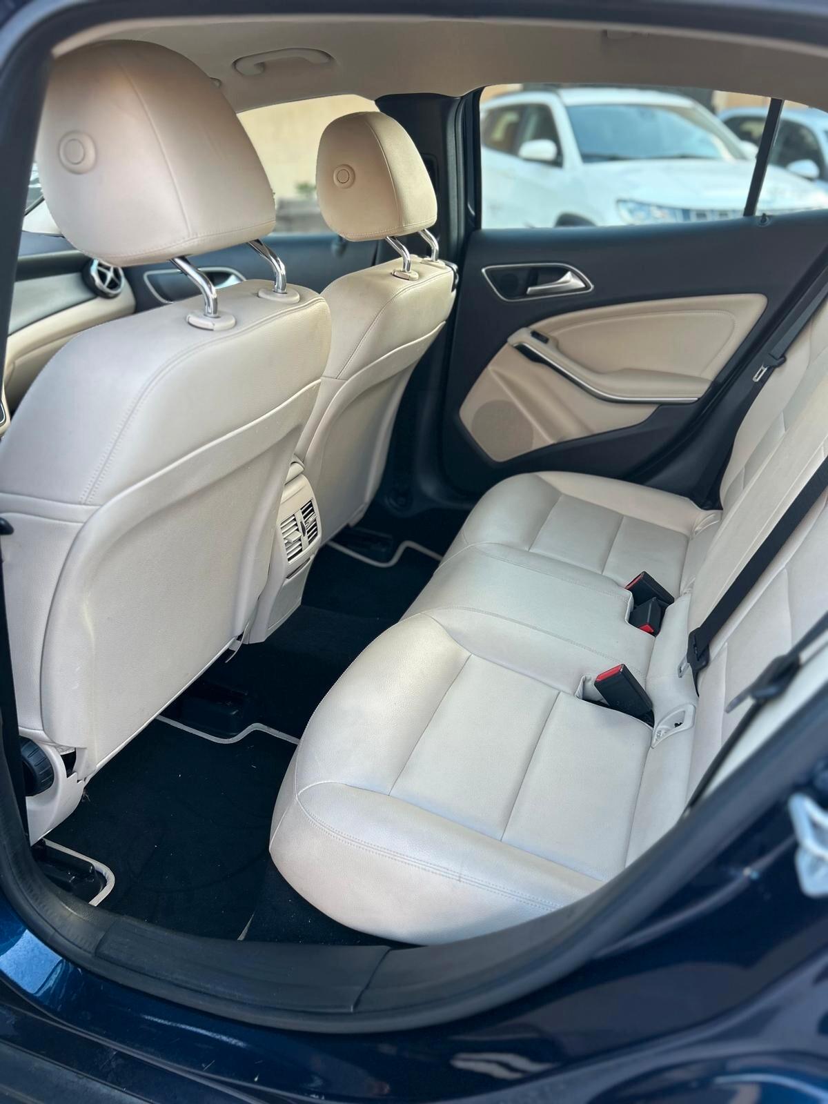 Mercedes-benz GLA 200 d Sport