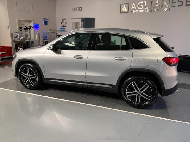 MERCEDES-BENZ GLA 200 Automatic Premium