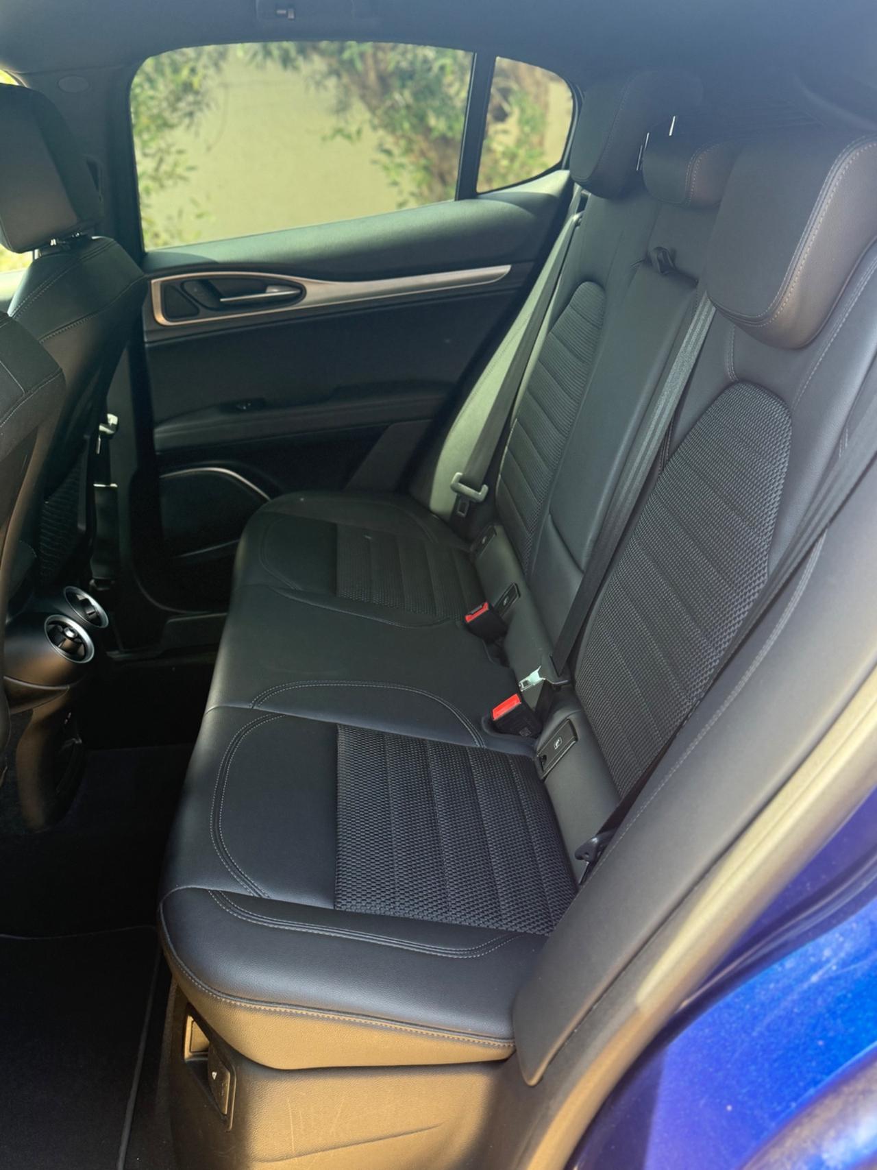 Alfa Romeo Stelvio 2.2 Turbodiesel 190 CV AT8 Q4 Sprint FULL