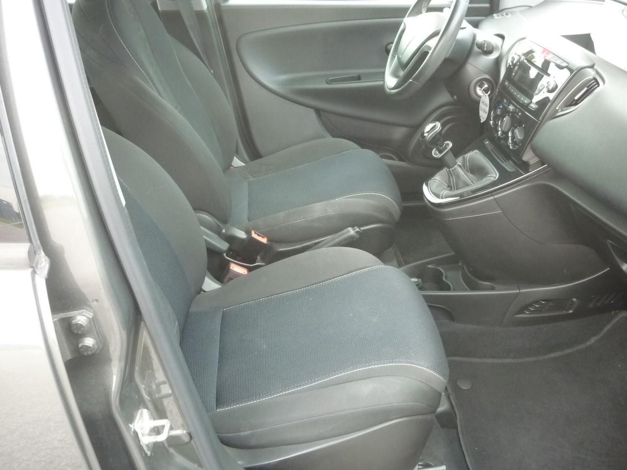 Lancia Ypsilon 1.2 69 CV 5 porte S Momodesign Km 80.000