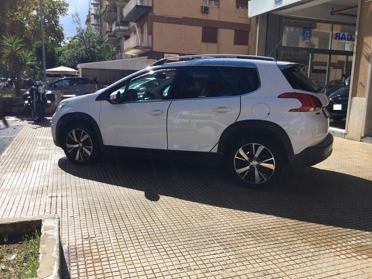 Peugeot 2008 BlueHDi 100 S&S Allure