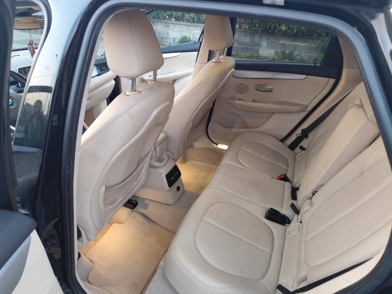 Bmw 2er Active Tourer 214d Advantage