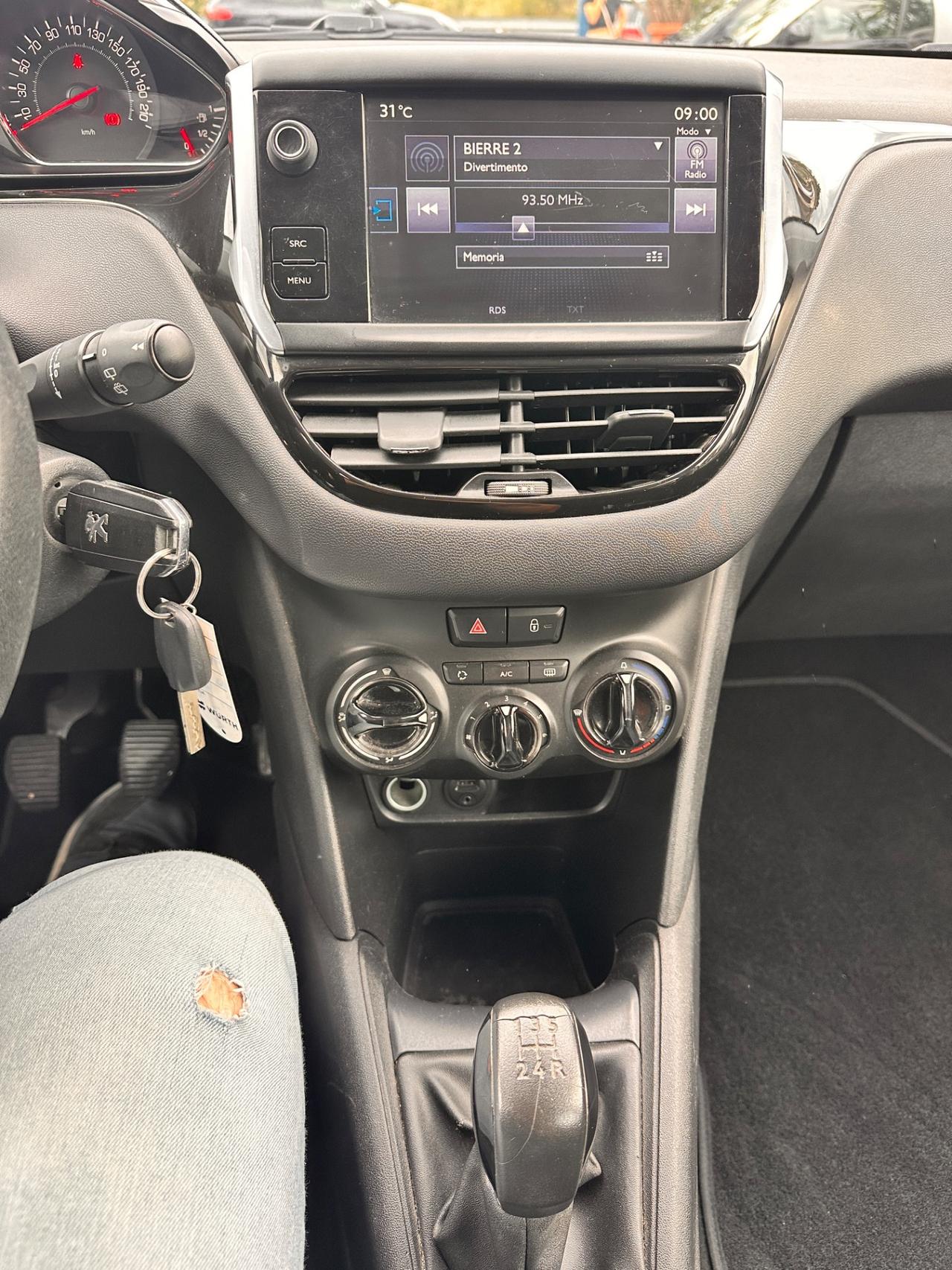 Peugeot 208 1.4 HDi 68 CV 5 porte Allure