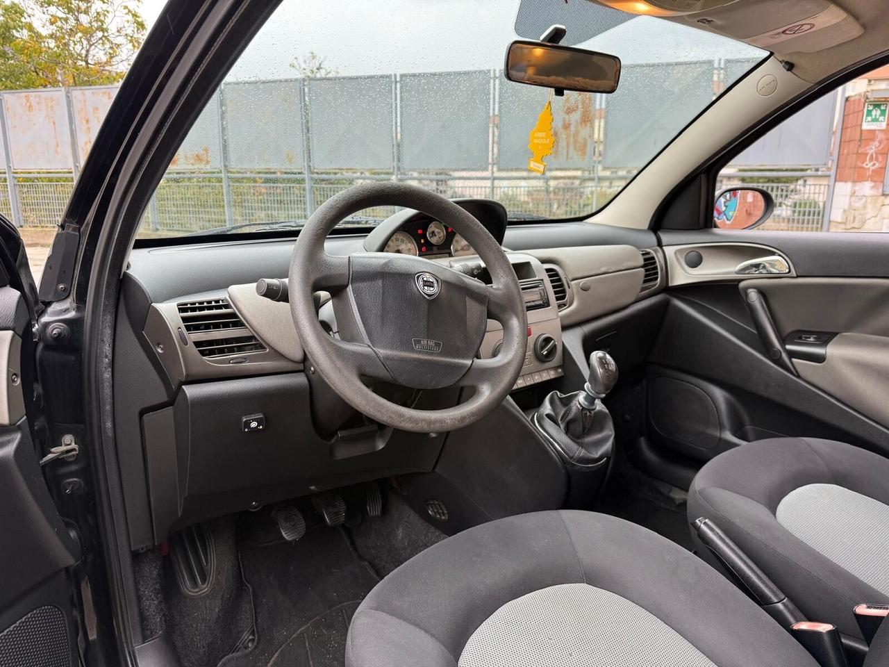 Lancia Ypsilon 1.2 Oro Giallo