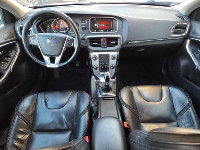 VOLVO V40 Cross Country D2 Volvo Ocean Race
