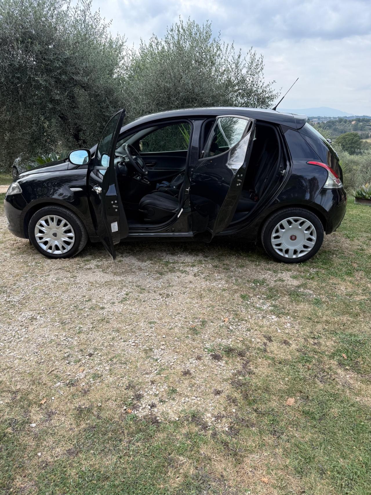 Lancia Ypsilon 1.2 69 CV 5 porte GPL Ecochic Platinum