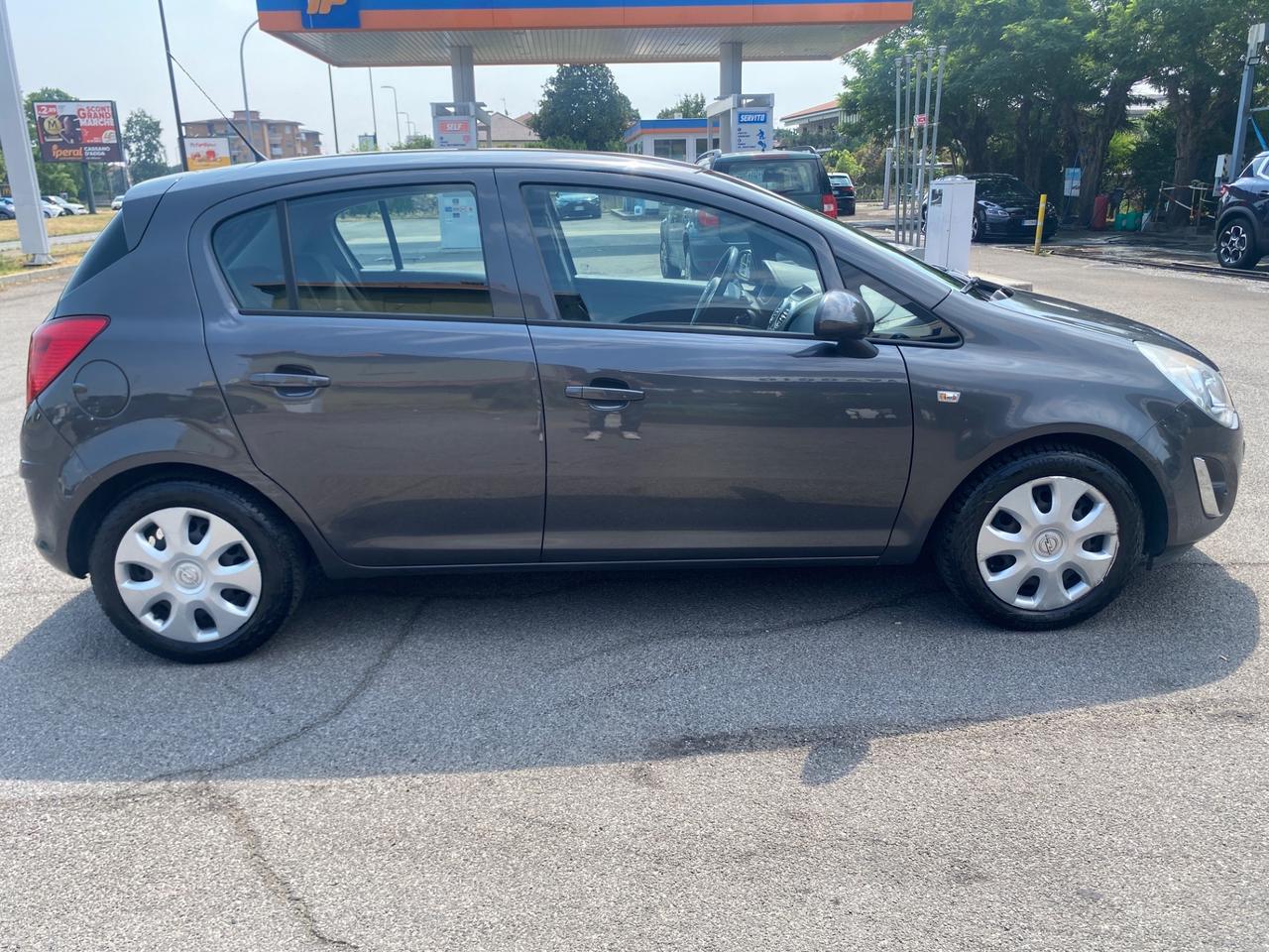 Opel Corsa 1.2 5 porte Cosmo