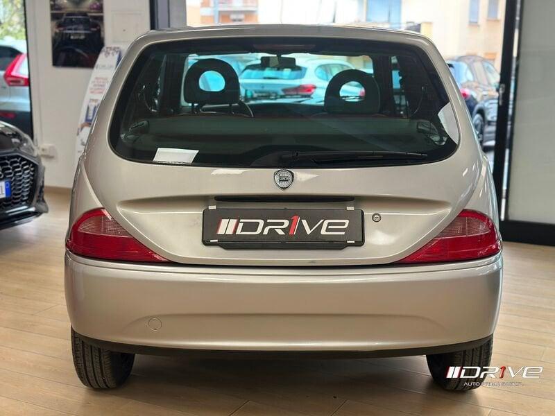 Lancia Y 1.2i cat Elefantino Blu