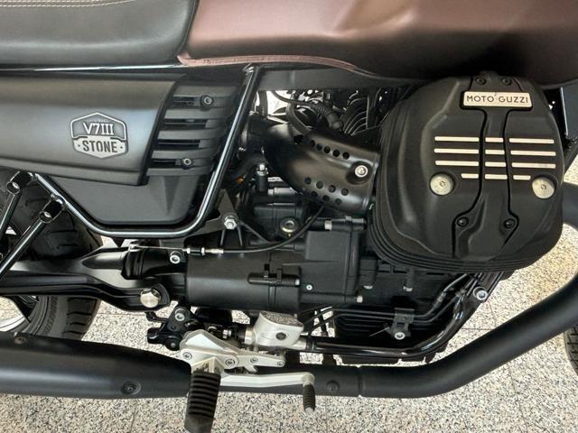 MOTO GUZZI V7 STONE
