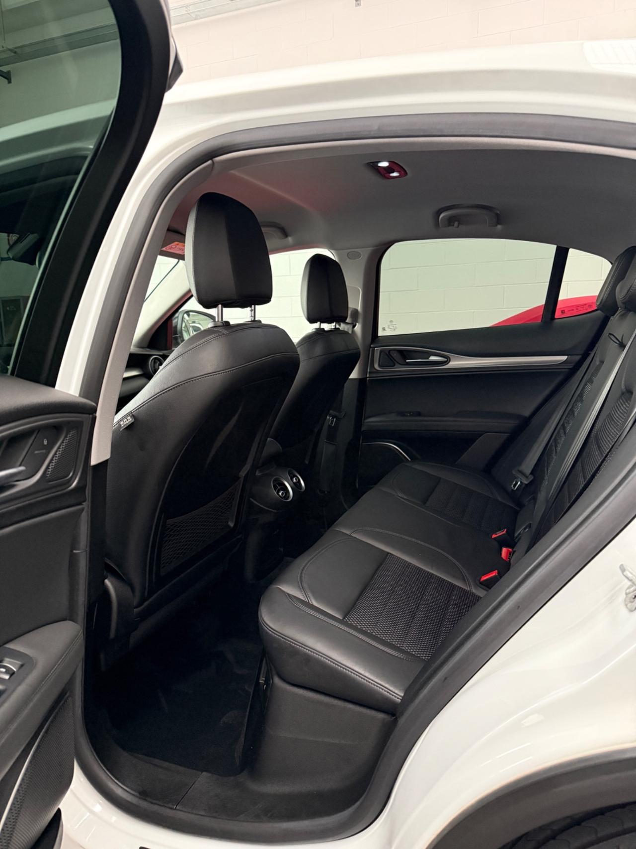 Alfa Romeo Stelvio 2.2 Turbodiesel 210 CV AT8 Q4 Executive