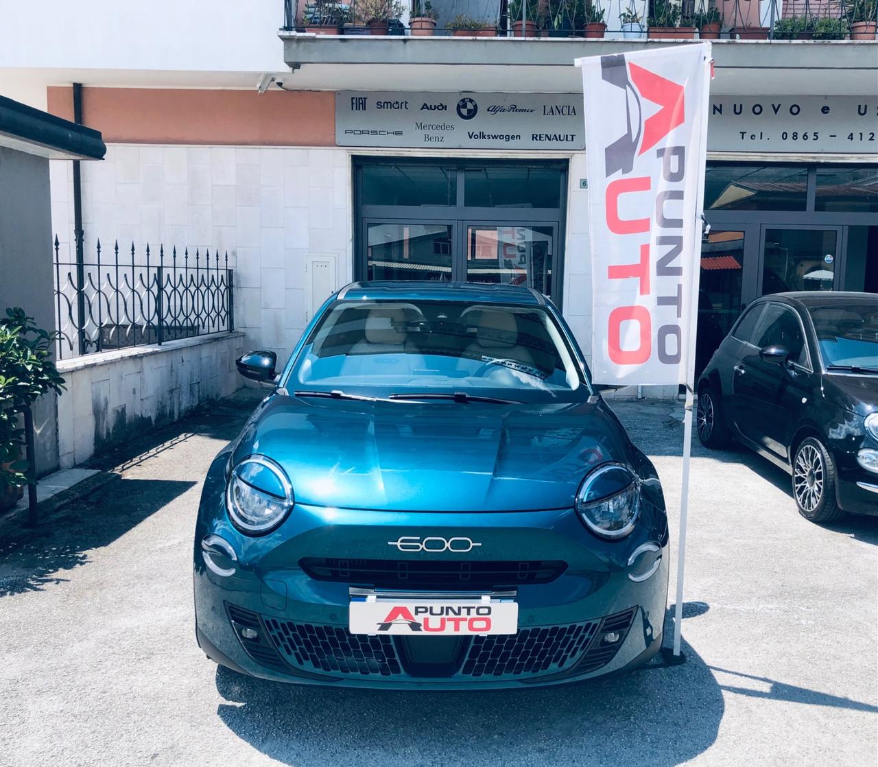 Fiat 600 Hybrid 110 CV DCT MHEV Business