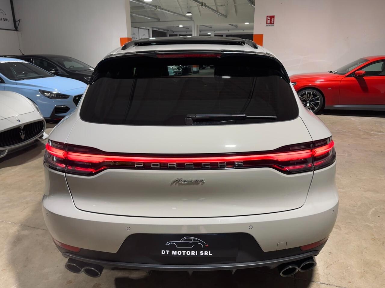 Porsche Macan 2.0 TETTO - PASM RETROCAMERA TAGLIANDI UFF.