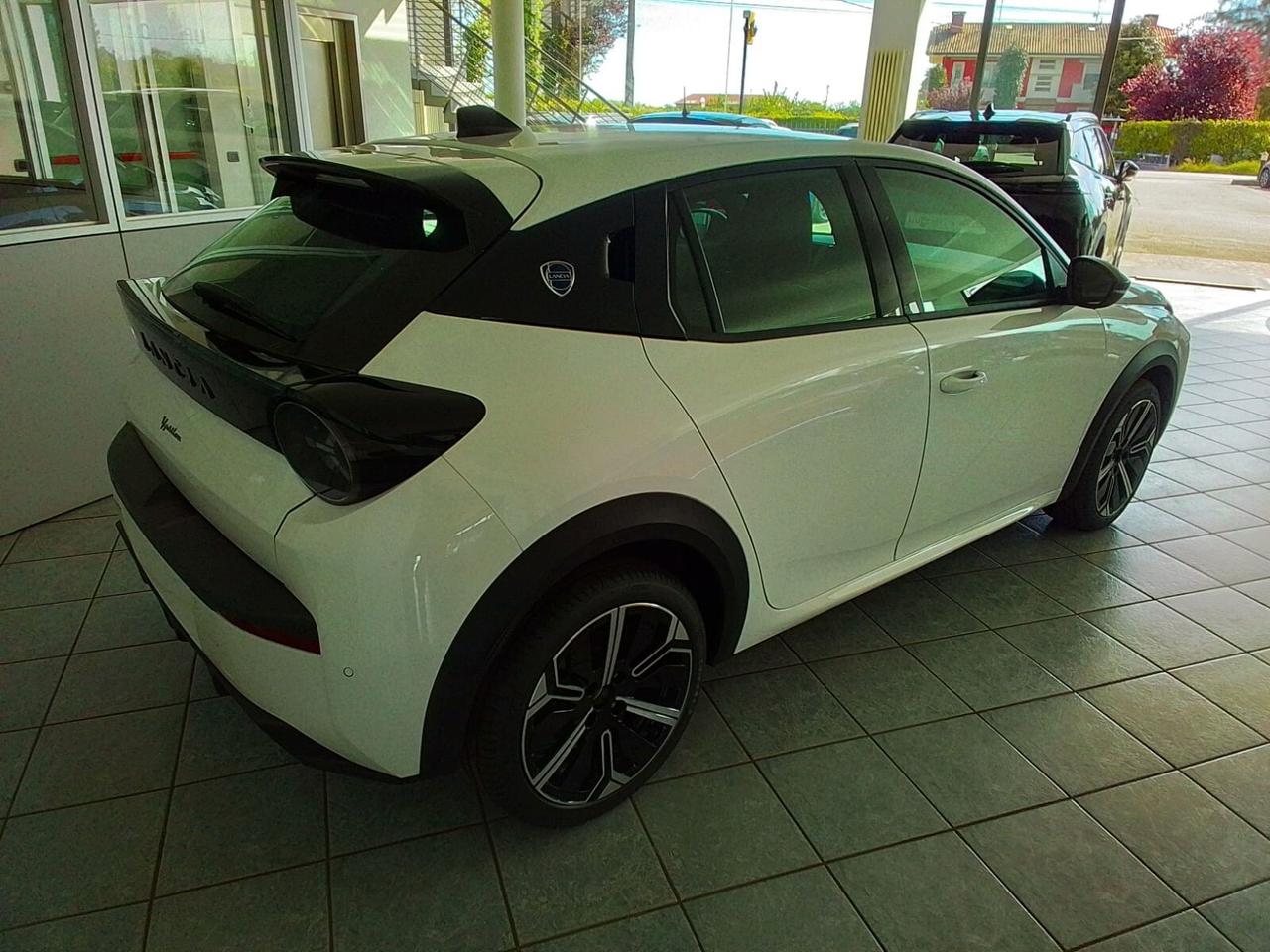 Lancia Ypsilon 1.2 HYBRID 100cv