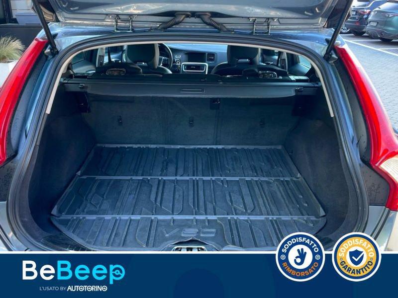 Volvo V60 Cross Country 2.4 D4 MOMENTUM AWD GEARTRONIC