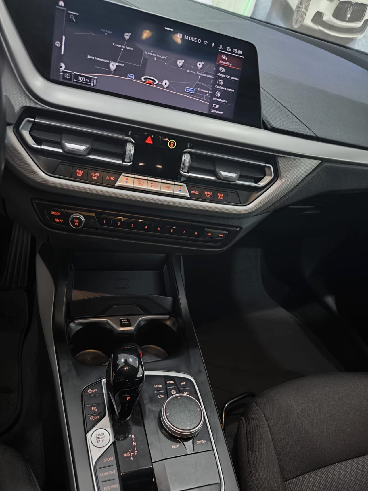 Bmw 118 118d 5p. Business Advantage