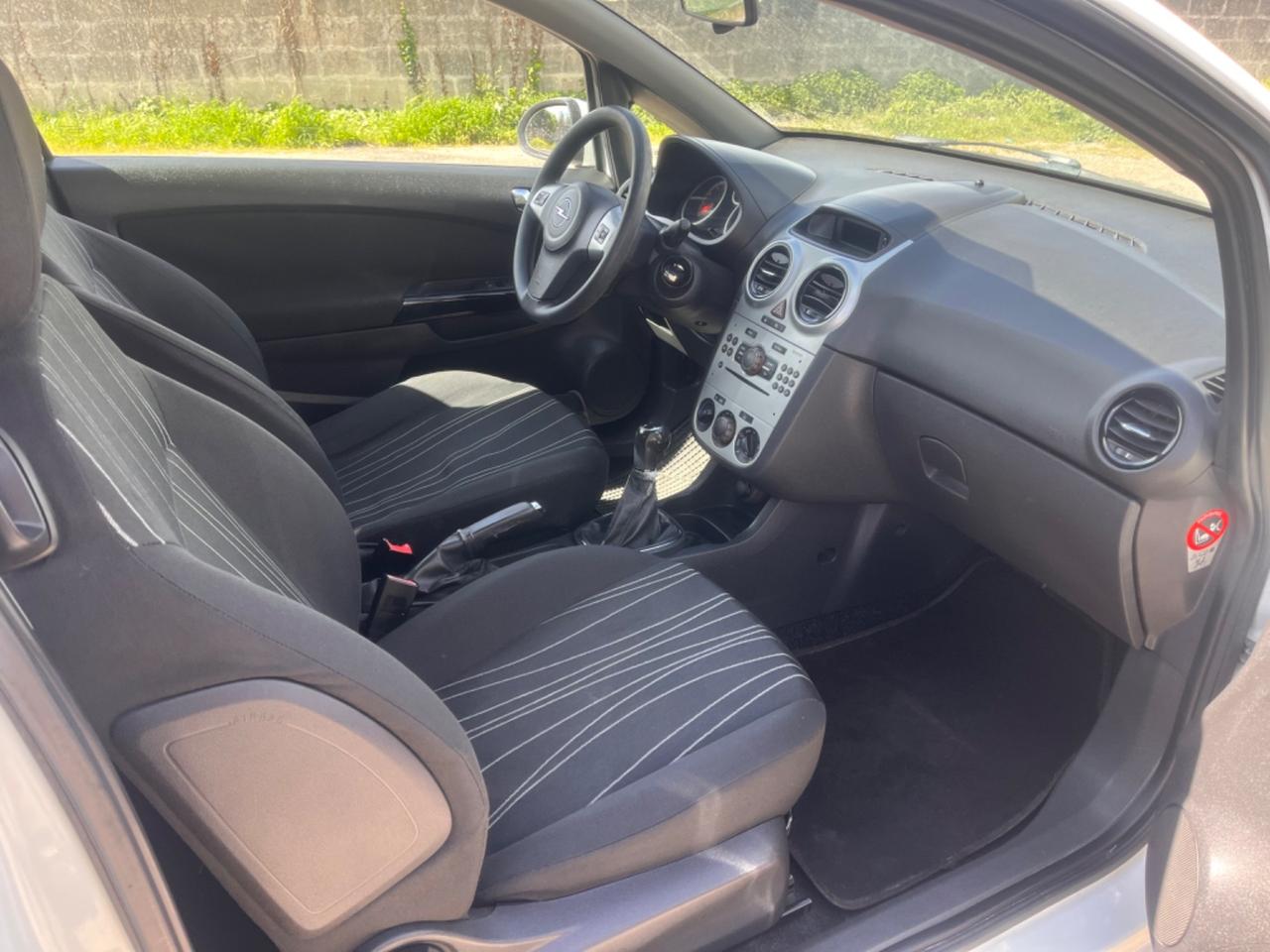 Opel Corsa 1.2 80CV 3 porte GPL-TECH Edition
